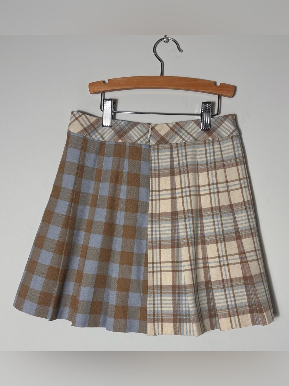 Aritzia Sunday Best Olive Micro Skirt – Blue & Brown Plaid – Size 00 - Picture 2 of 4